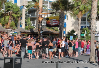 Busy Tiki Beach bar